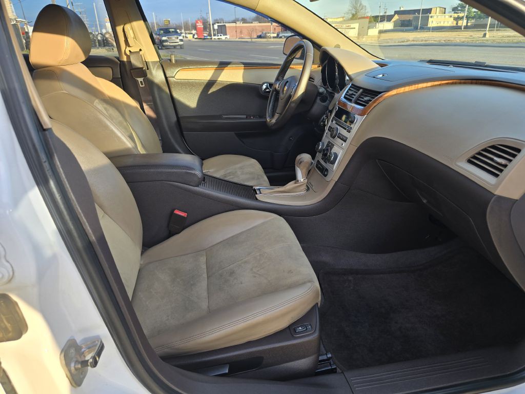 2011 Chevrolet Malibu Image 18