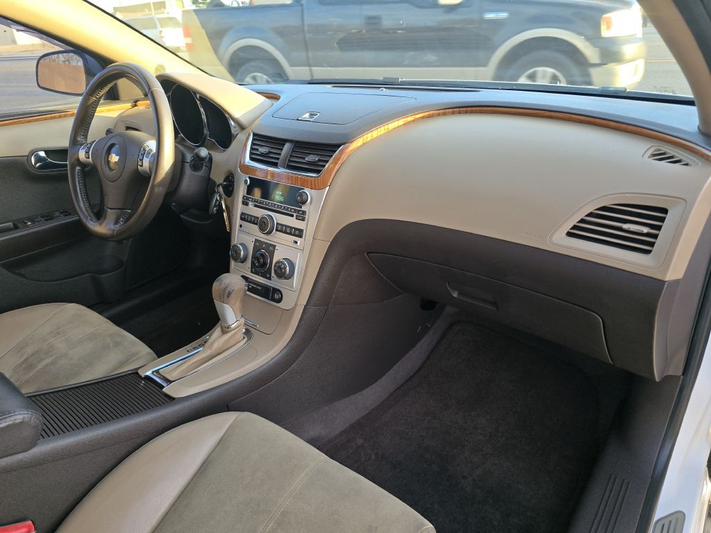 2011 Chevrolet Malibu Image 19