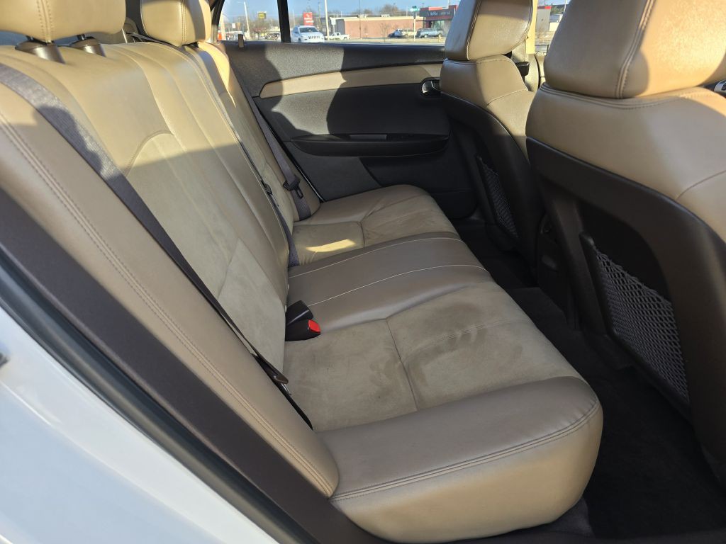 2011 Chevrolet Malibu Image 22