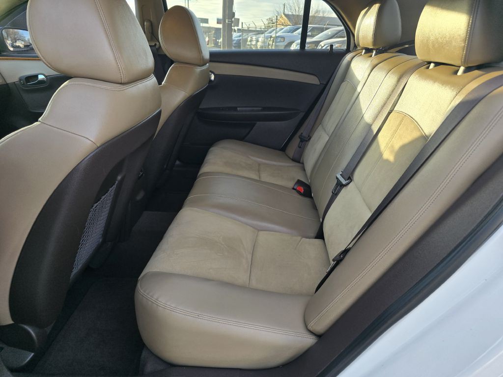 2011 Chevrolet Malibu Image 23