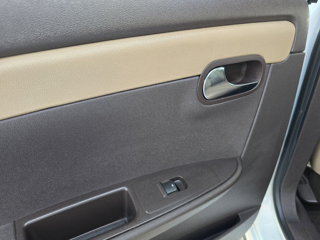 2011 Chevrolet Malibu Image 25