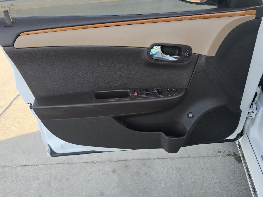 2011 Chevrolet Malibu Image 26