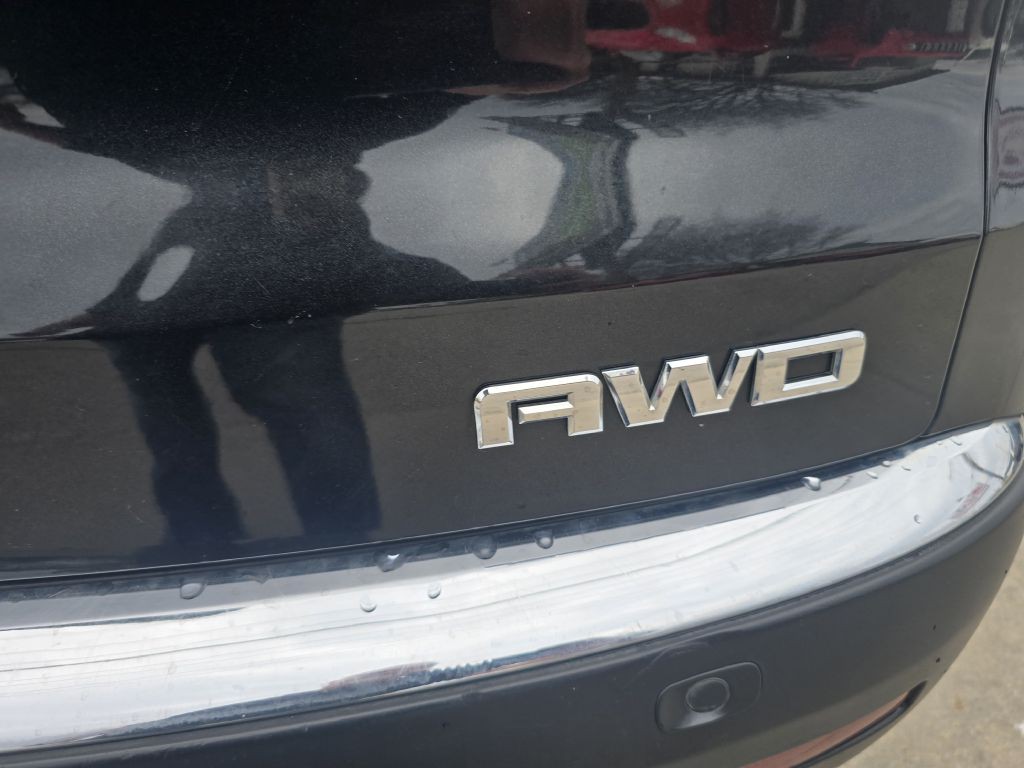 2010 GMC Acadia Image 6