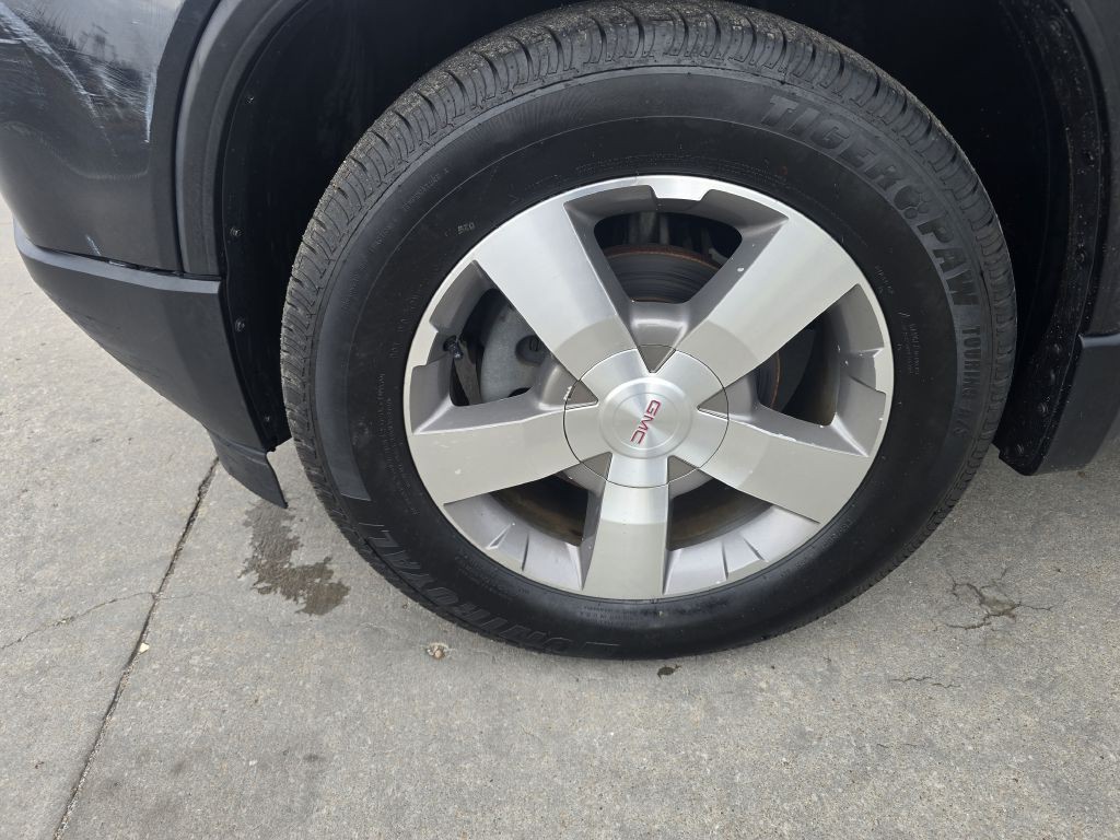 2010 GMC Acadia Image 12