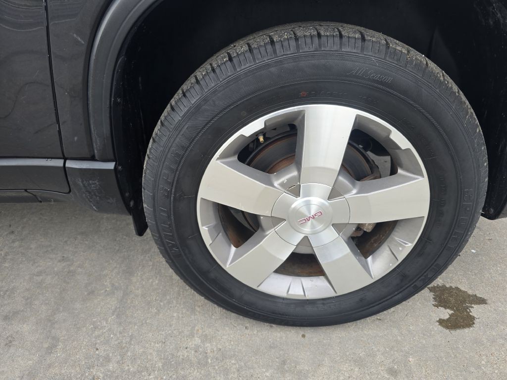 2010 GMC Acadia Image 13