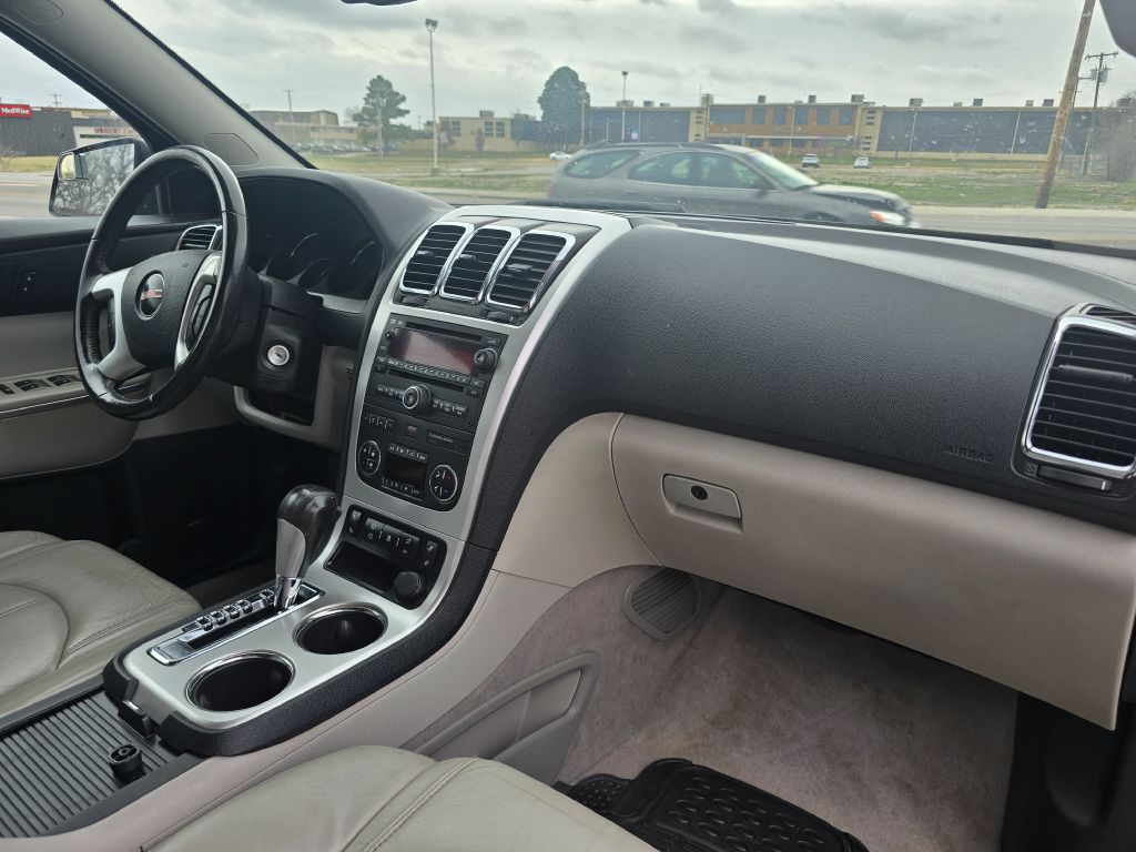 2010 GMC Acadia Image 19
