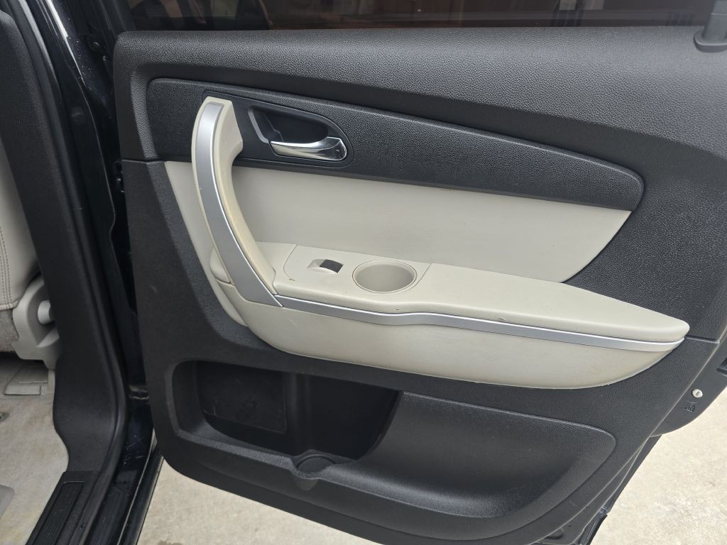 2010 GMC Acadia Image 20