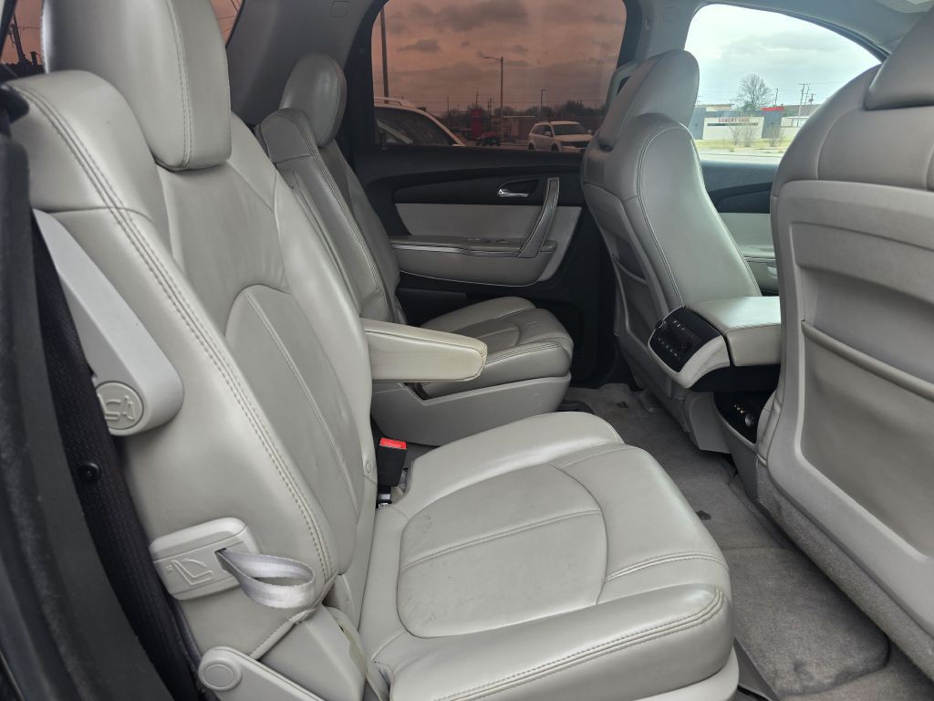 2010 GMC Acadia Image 22