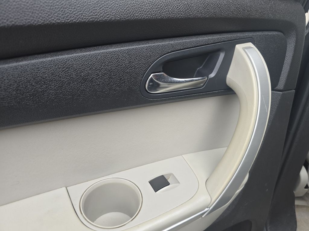 2010 GMC Acadia Image 29