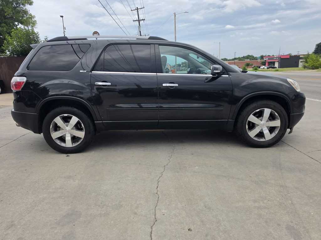2010 GMC Acadia Image 2