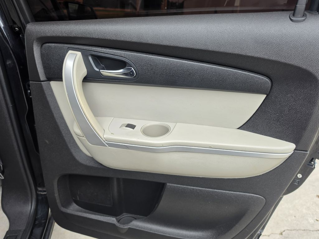 2010 GMC Acadia Image 20