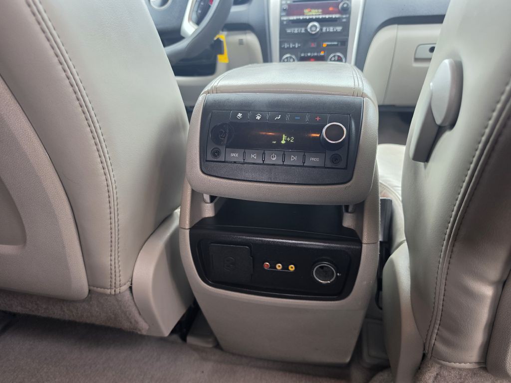 2010 GMC Acadia Image 23