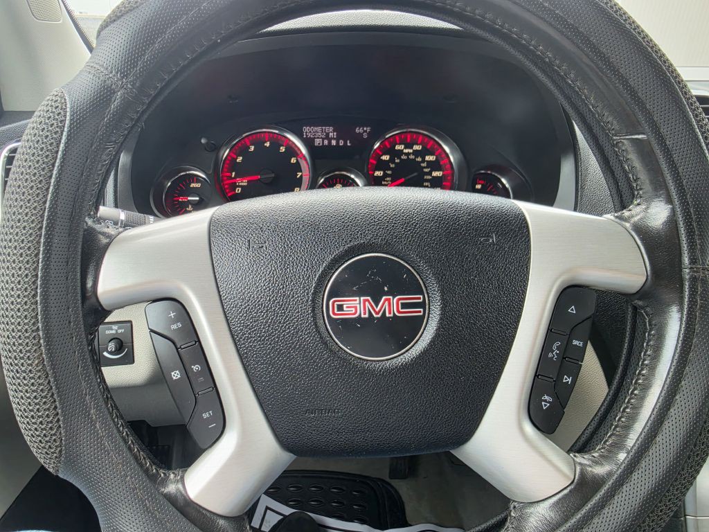 2010 GMC Acadia Image 40
