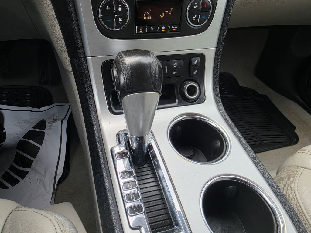 2010 GMC Acadia Image 41