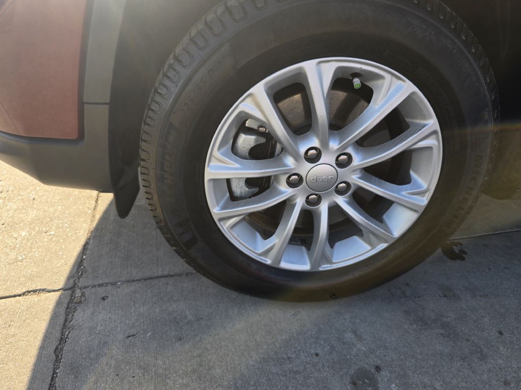 2021 Jeep Cherokee Image 12