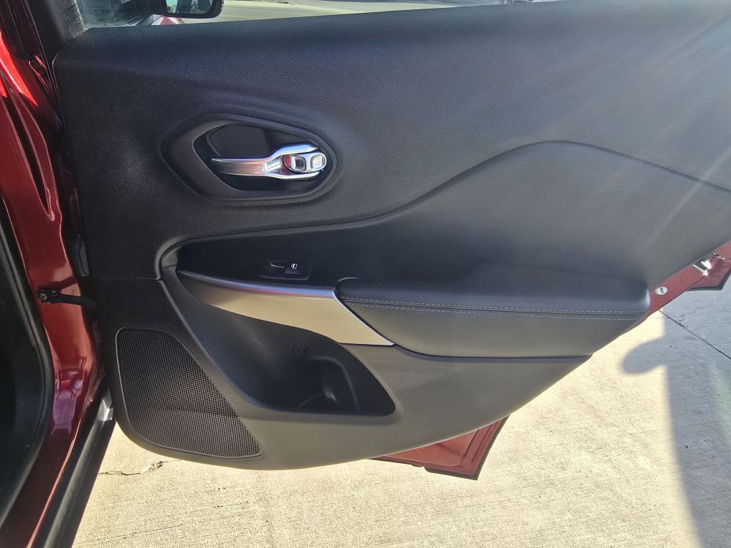 2021 Jeep Cherokee Image 22