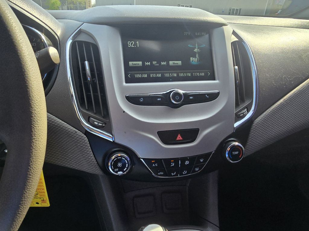 2016 Chevrolet Cruze Image 30