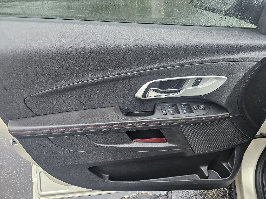 2015 Chevrolet Equinox Image 2