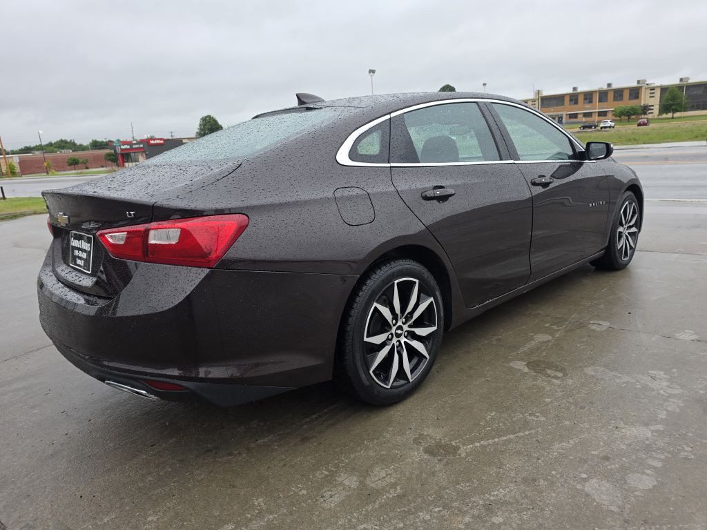 2016 Chevrolet Malibu Image 3