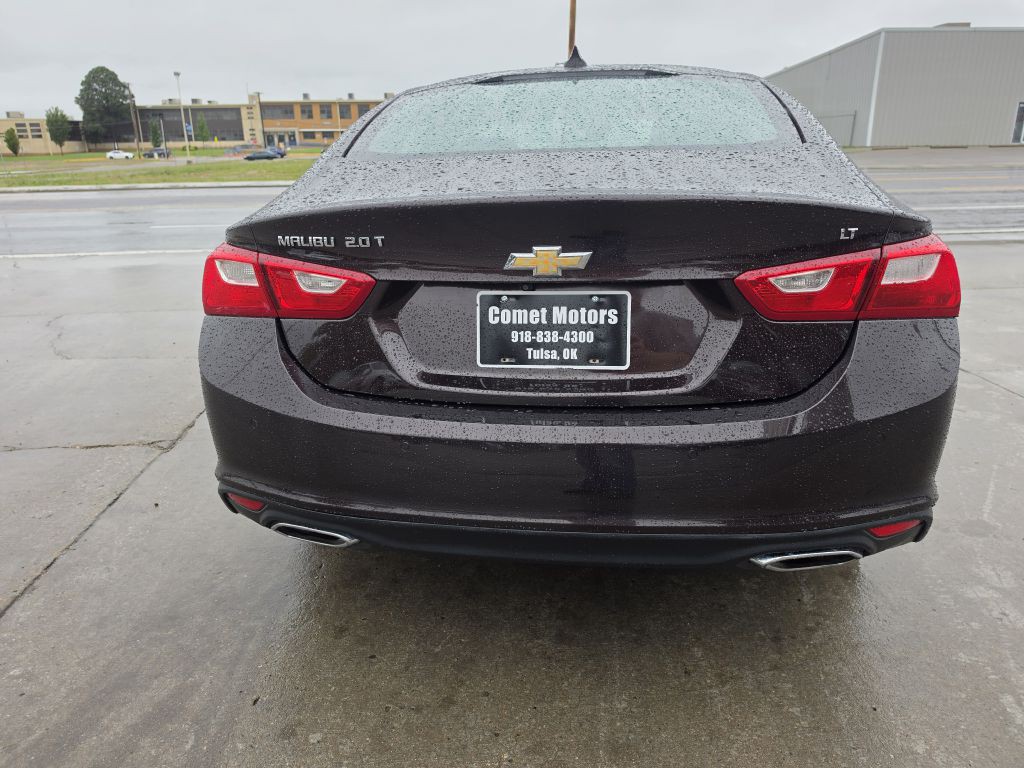 2016 Chevrolet Malibu Image 4