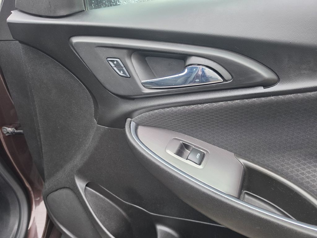 2016 Chevrolet Malibu Image 22