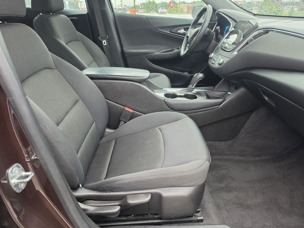 2016 Chevrolet Malibu Image 23