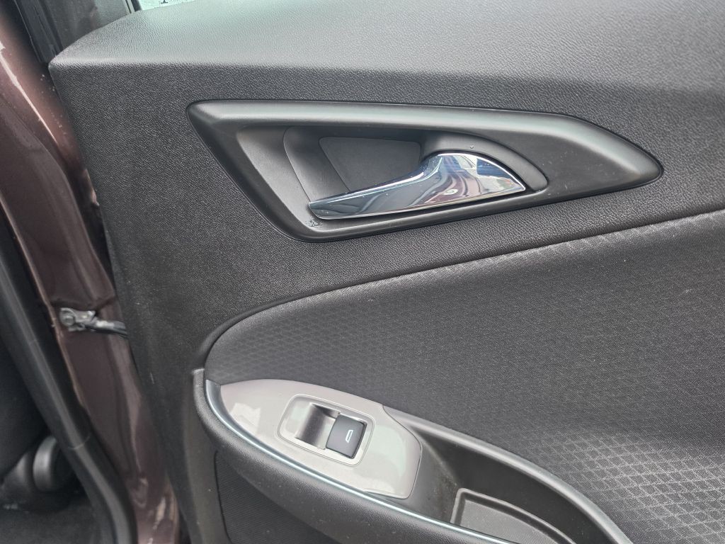 2016 Chevrolet Malibu Image 28