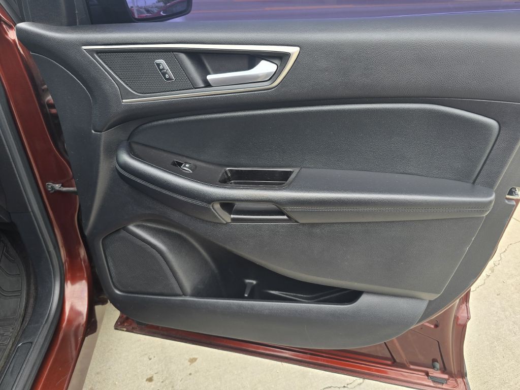 2016 Ford Edge Image 17
