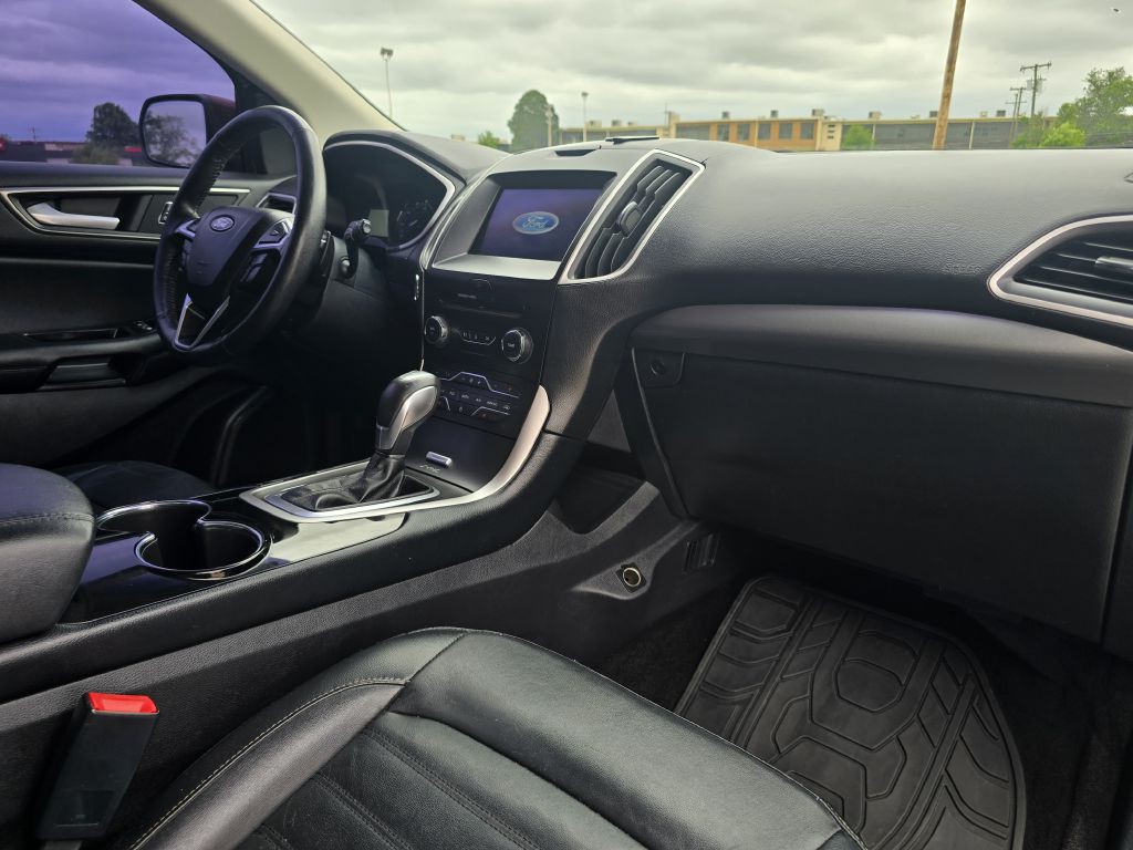 2016 Ford Edge Image 21