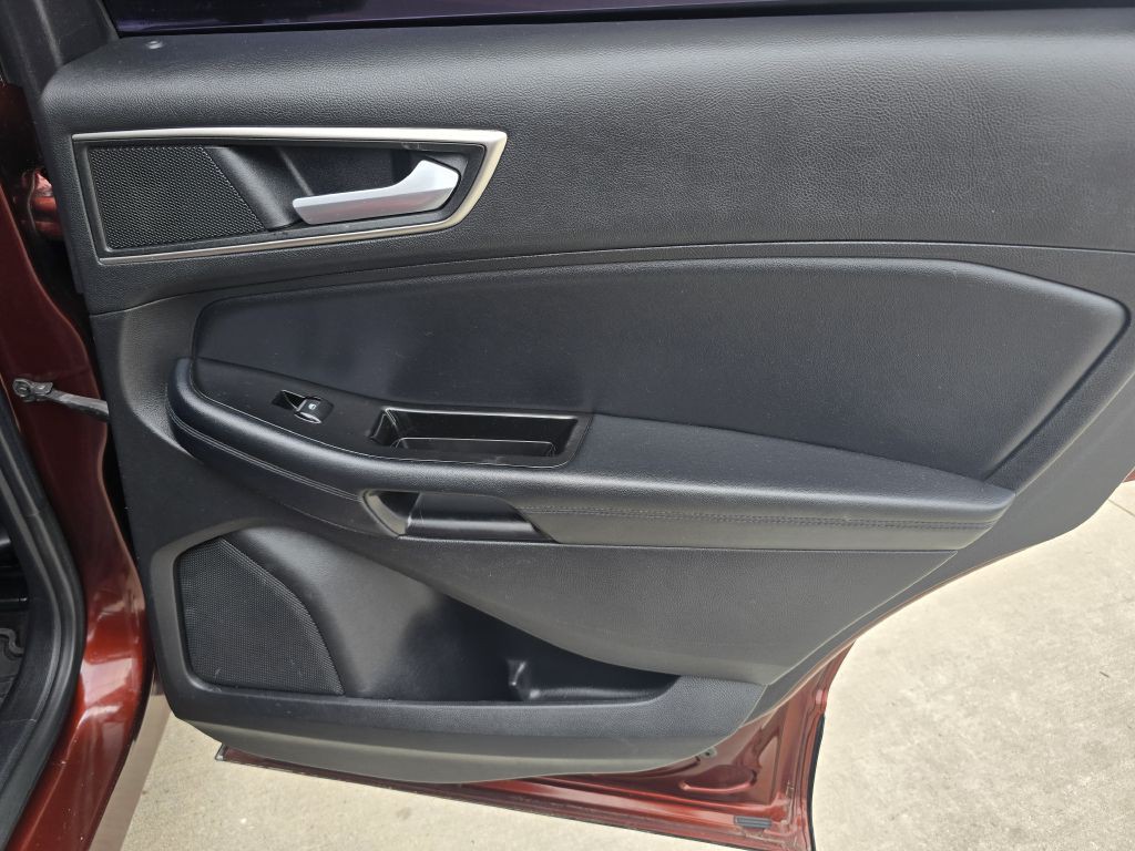 2016 Ford Edge Image 23