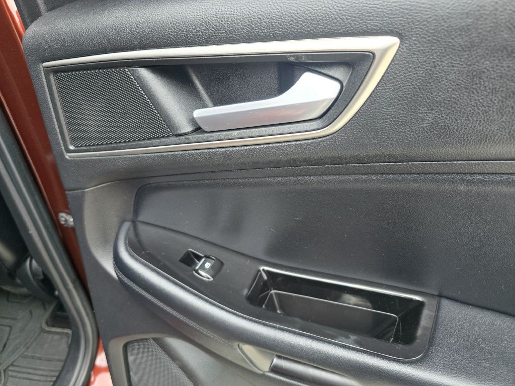 2016 Ford Edge Image 24