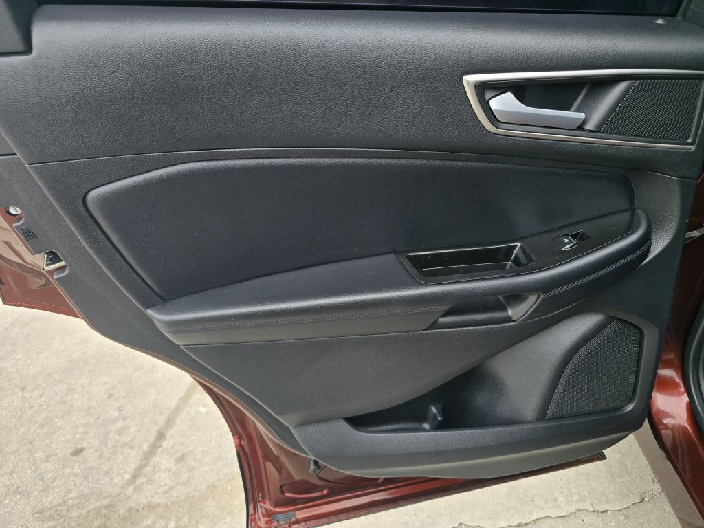 2016 Ford Edge Image 31