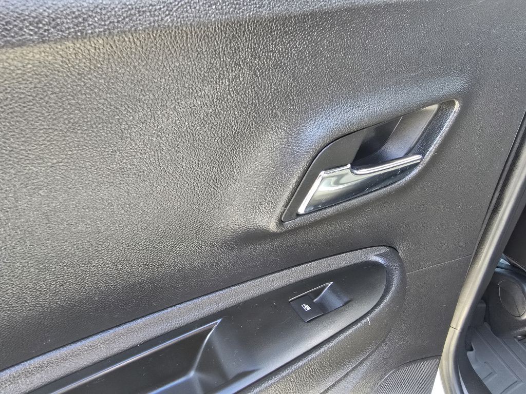 2018 Chevrolet Trax Image 30