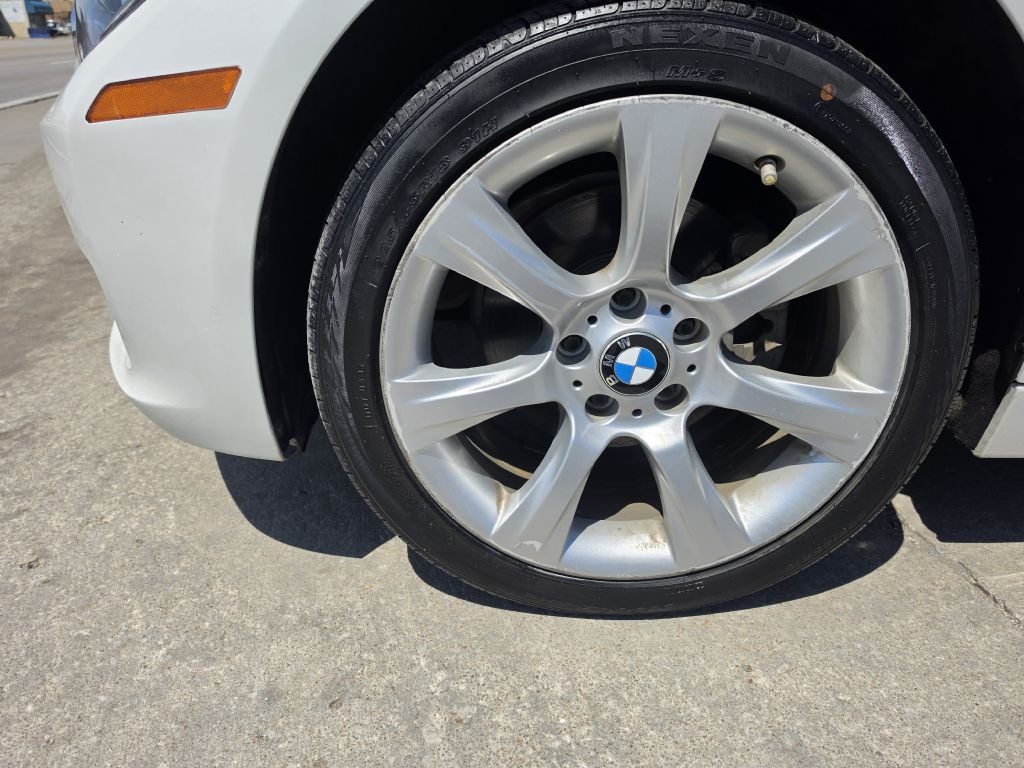 2015 BMW 3 Series Image 13
