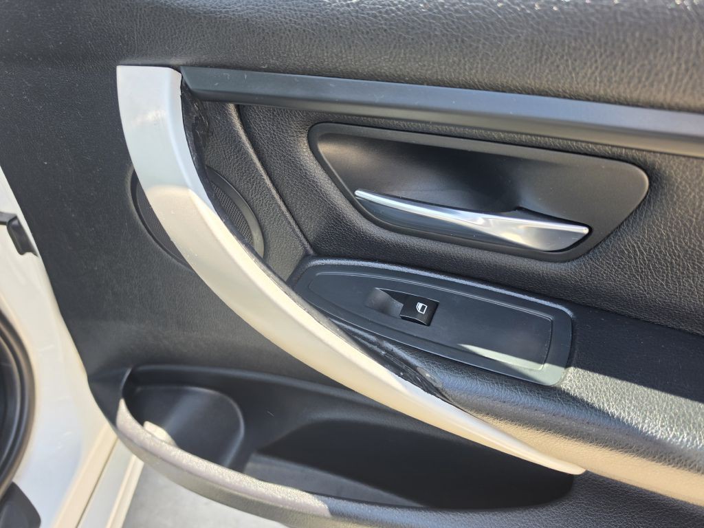 2015 BMW 3 Series Image 18
