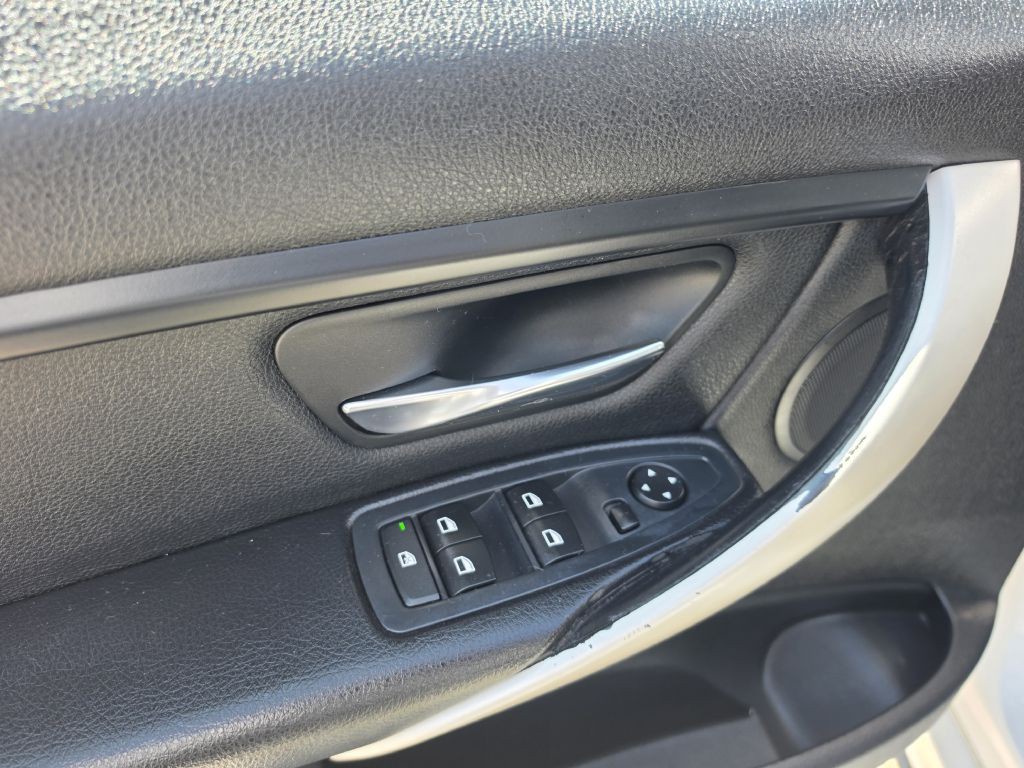 2015 BMW 3 Series Image 34