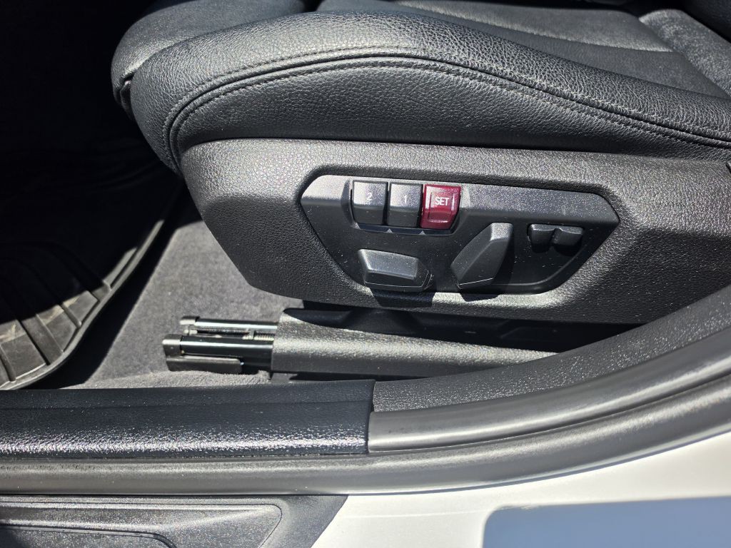 2015 BMW 3 Series Image 36