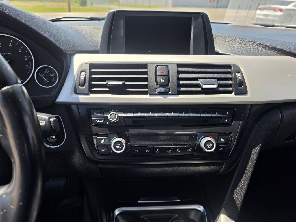 2015 BMW 3 Series Image 39