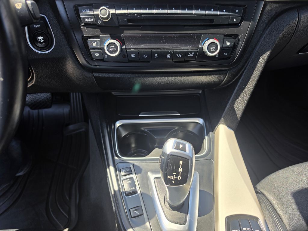 2015 BMW 3 Series Image 40