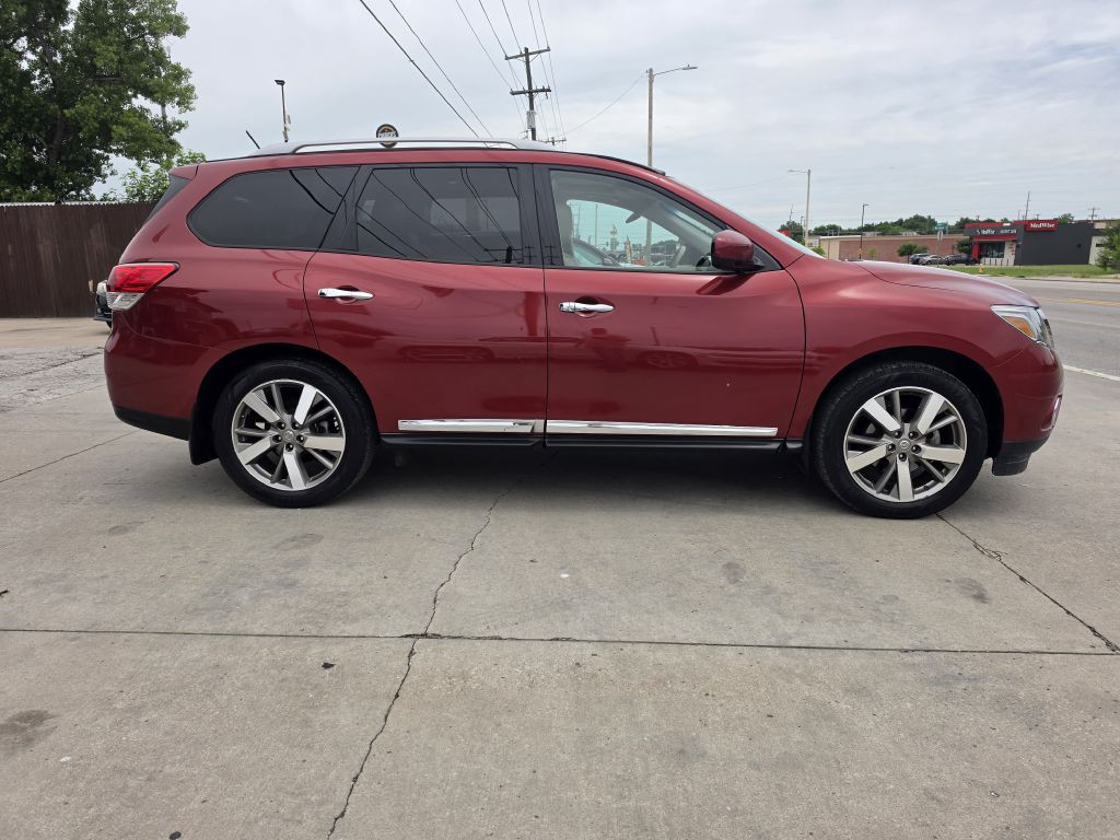 2015 Nissan Pathfinder Image 2