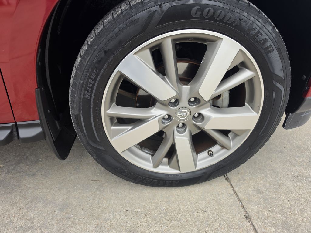 2015 Nissan Pathfinder Image 16