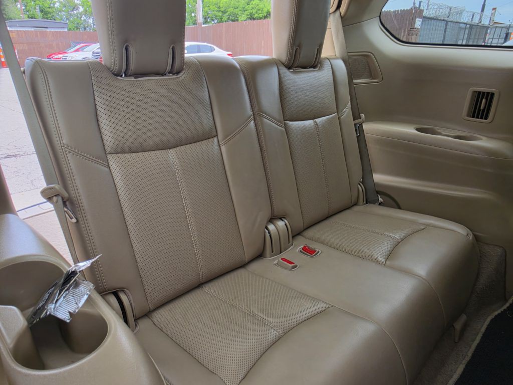 2015 Nissan Pathfinder Image 28