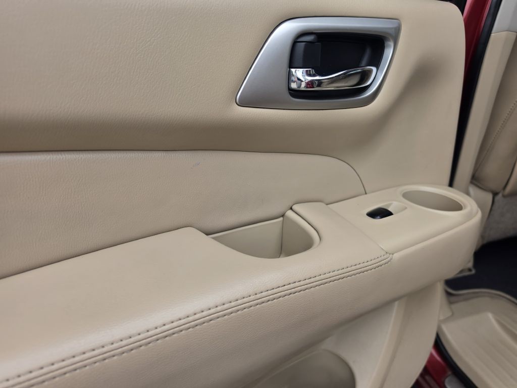 2015 Nissan Pathfinder Image 33