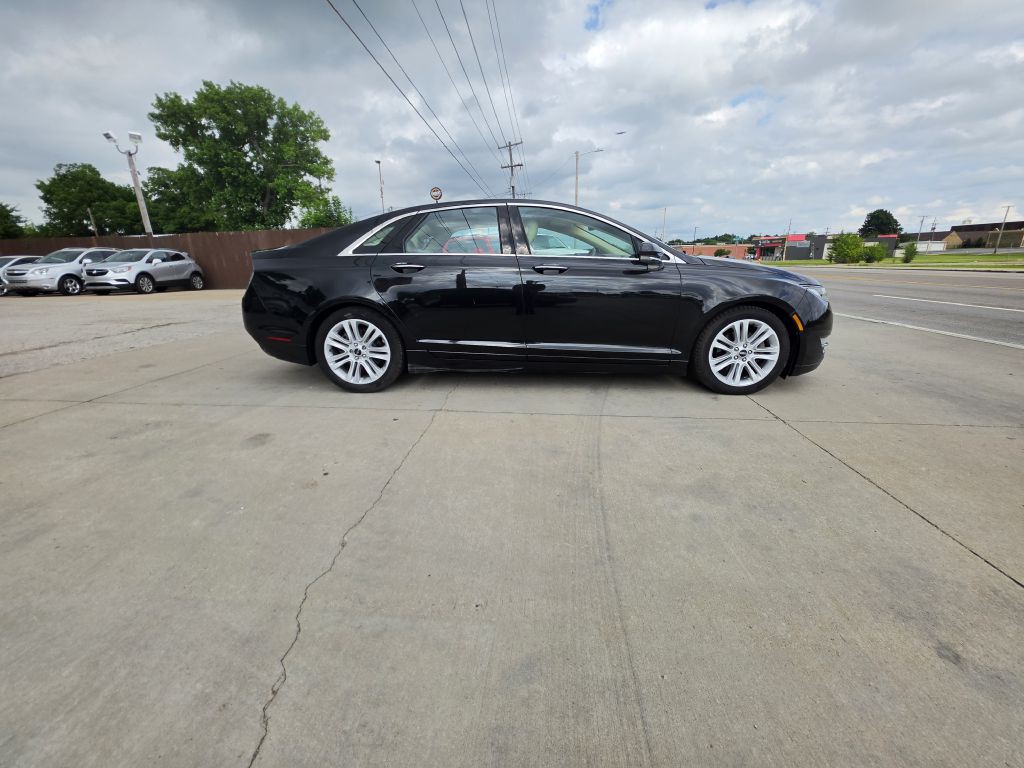 2013 Lincoln MKZ Image 2