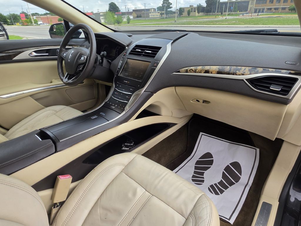 2013 Lincoln MKZ Image 18