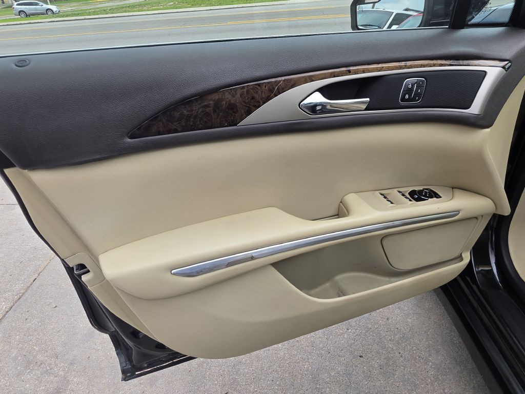 2013 Lincoln MKZ Image 28