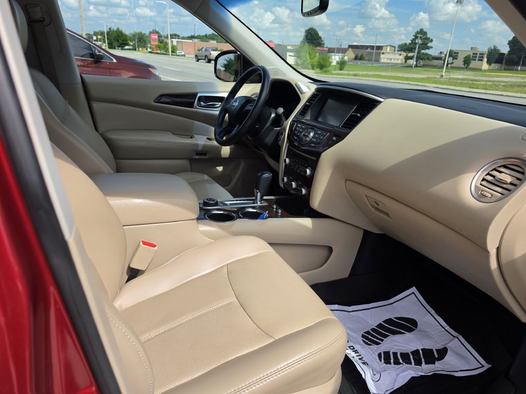 2016 Nissan Pathfinder Image 22