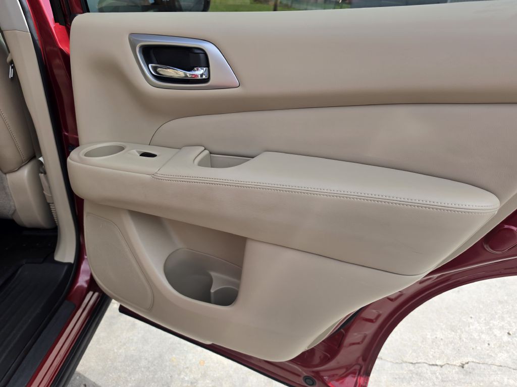 2016 Nissan Pathfinder Image 24