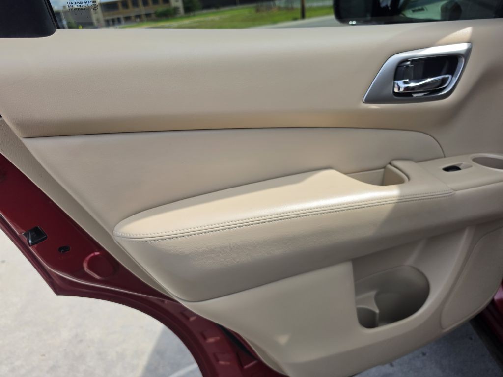 2016 Nissan Pathfinder Image 31