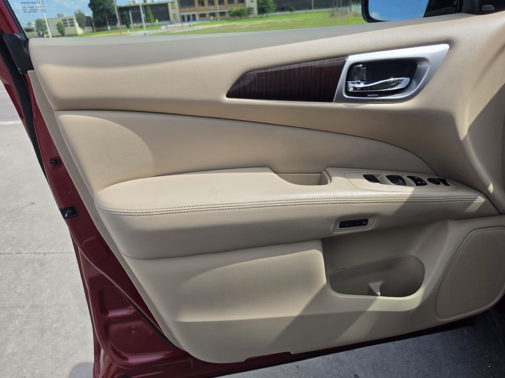 2016 Nissan Pathfinder Image 33